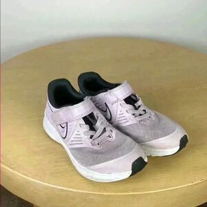 Nike Kids Sneakers in Light Purple and Black